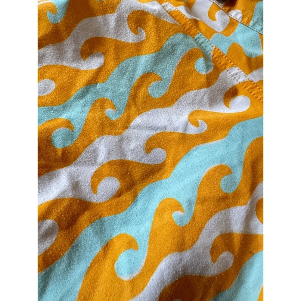 Vineyard Vines Swim Trunks Mens XL Orange‎ Wave Print Coastal